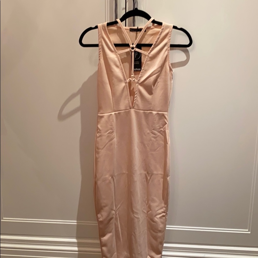 Blush midi dress with plunge neckline & detail